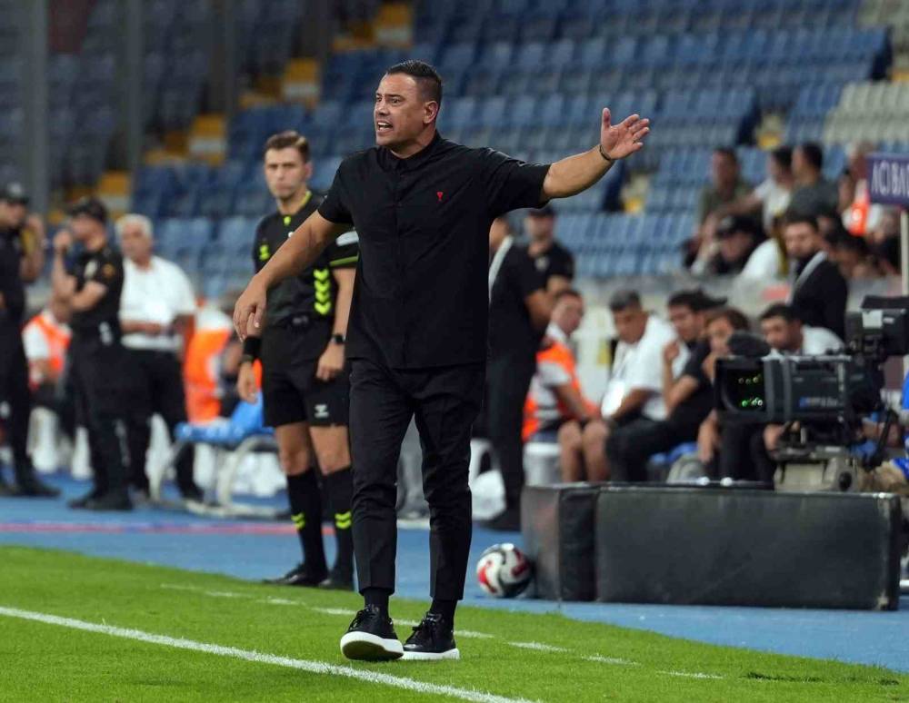 Süper Lig’de 14 haftada 12 teknik direktör değişikliği