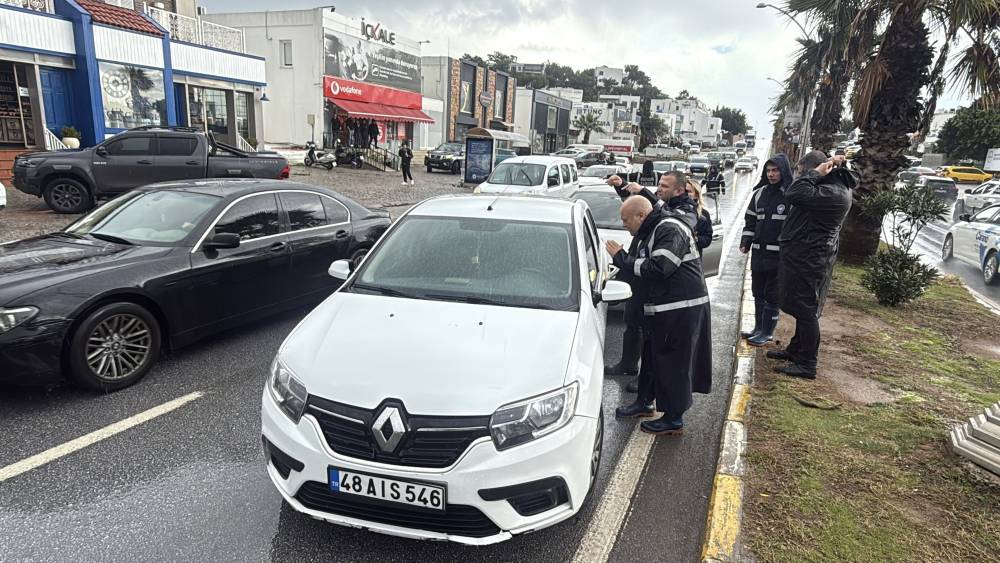 El frenini çekmeyi unutunca olanlar oldu