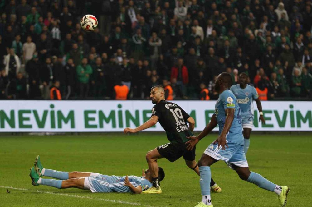 Kocaelispor ile Kasımpaşa golsüz berabere kaldı