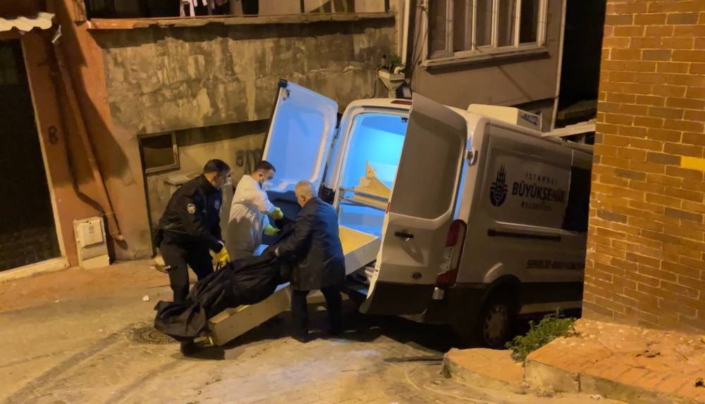 Yatak odasında ölü bulundu