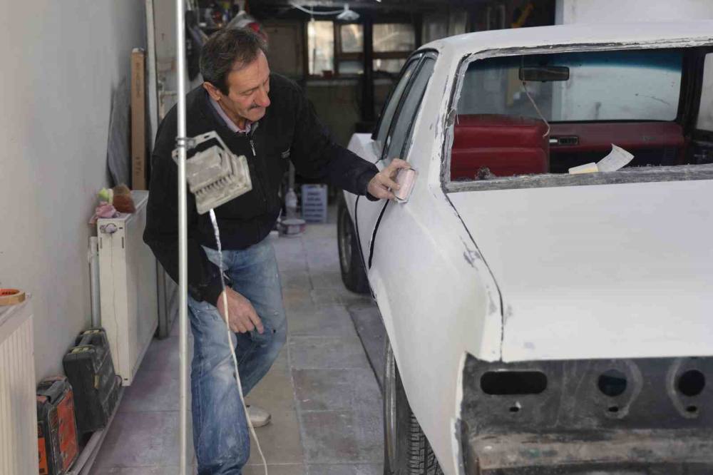 Konya'daki bu serada sebze değil araba yetişiyor!