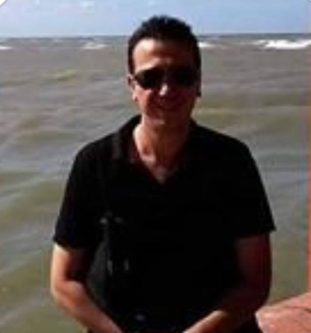 Çocuğunu azarladığını öne sürdüğü öğretmeni darbetti