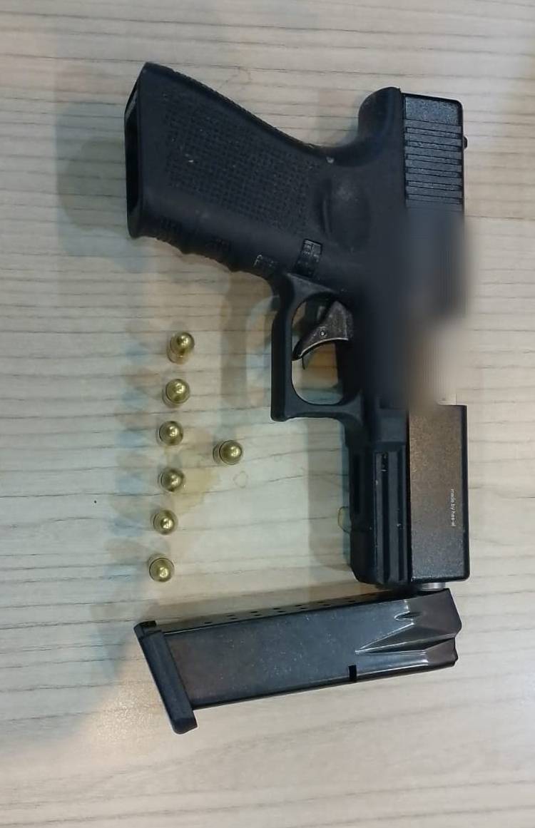 Konya'da ev baskını! Tabanca ve bıçaklarla polise direndiler