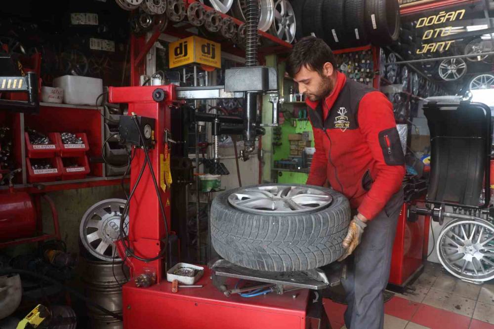 Konyalı sürücülere lastikçiden uyarı geldi! Önce bunu yapın