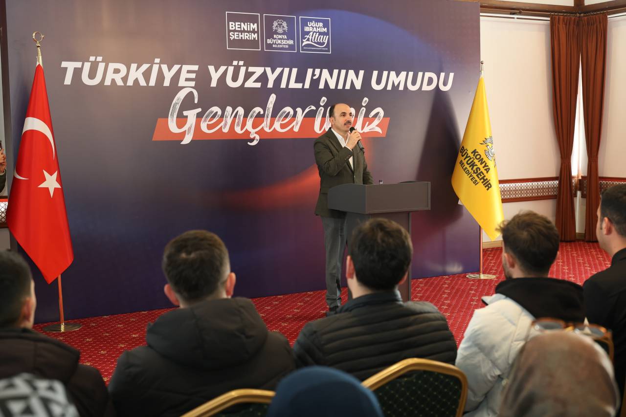 konya-buyuksehir-belediye-baskani-ugur-ibrahim-altay-genclerle-bulustu-4.jpg