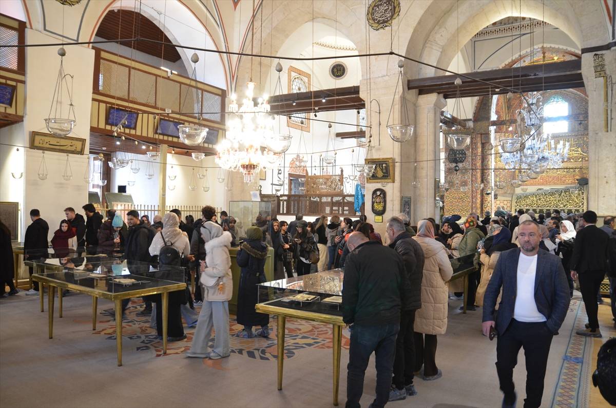 mevlana-muzesinde-sebiarus-yogunlugu-yasaniyor-3.jpg