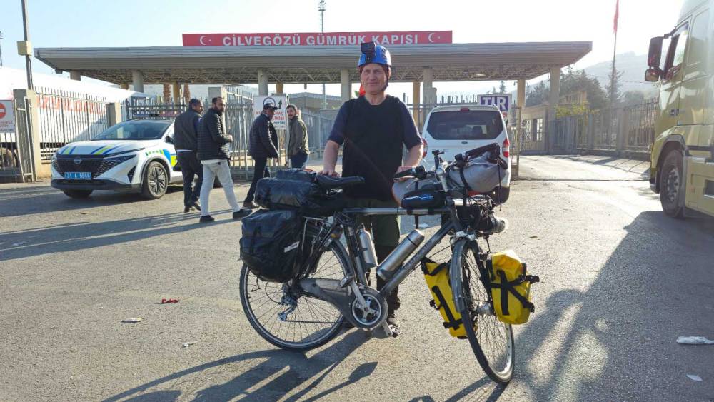 Umre için bisikletle yola çıktı, 3 bin 450 kilometre pedal çevirdi