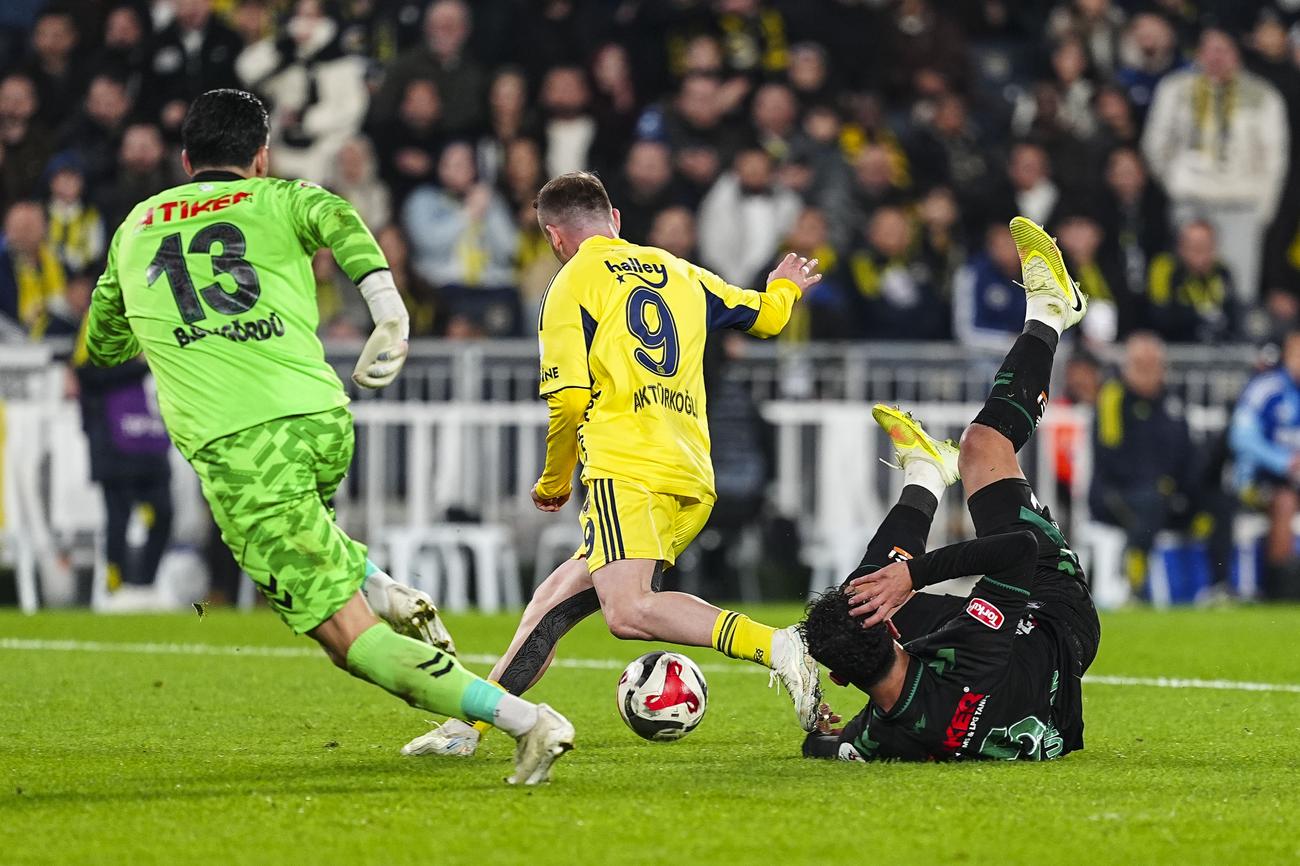 aa-20251215-39989742-39989738-fenerbahce-tumosan-konyaspor-001.jpg