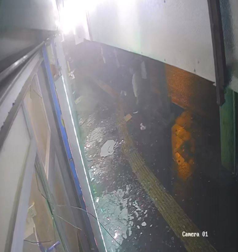 Diyarbakır’da markete patlayıcı madde atan 2 şüpheli tutuklandı