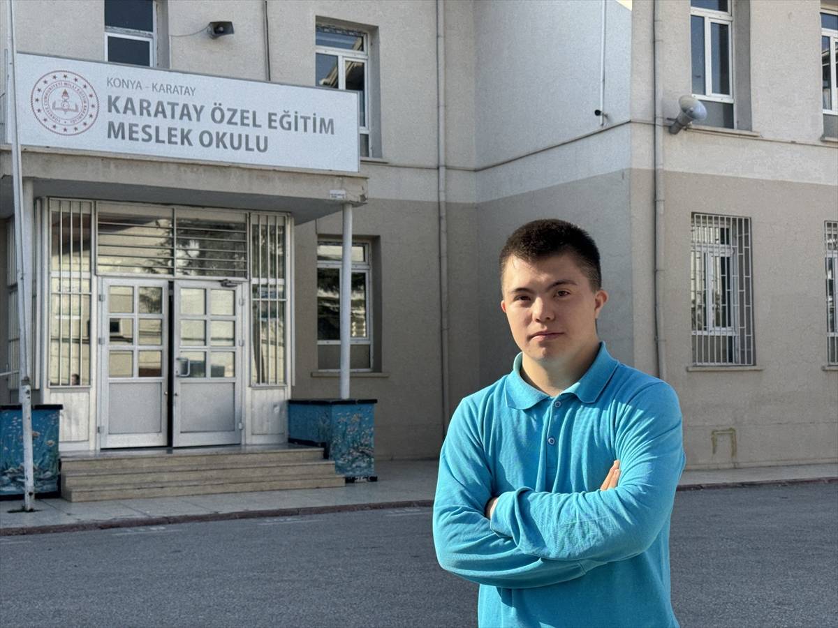 down-sendromlu-harun-efe-yetenekleriyle-ogretmenlerinin-gururu-oldu-4.jpg