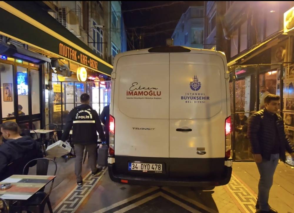 Günlük kiralık bir dairede iki kişi ölü bulundu