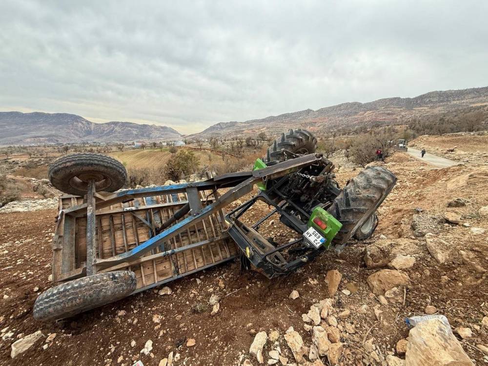 Gabar Dağı’nda traktör devrildi: 13 işçi yaralandı