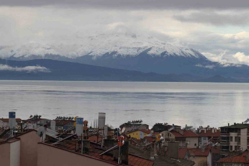 Konya'da zirveler beyaza büründü! Kartpostallık görüntüler oluştu!