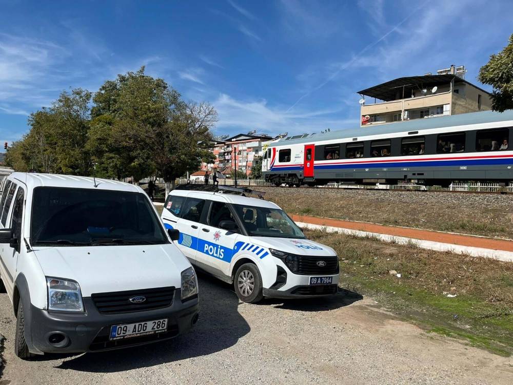 Torununu trenin altında kalmaktan kurtaran kadından acı haber geldi