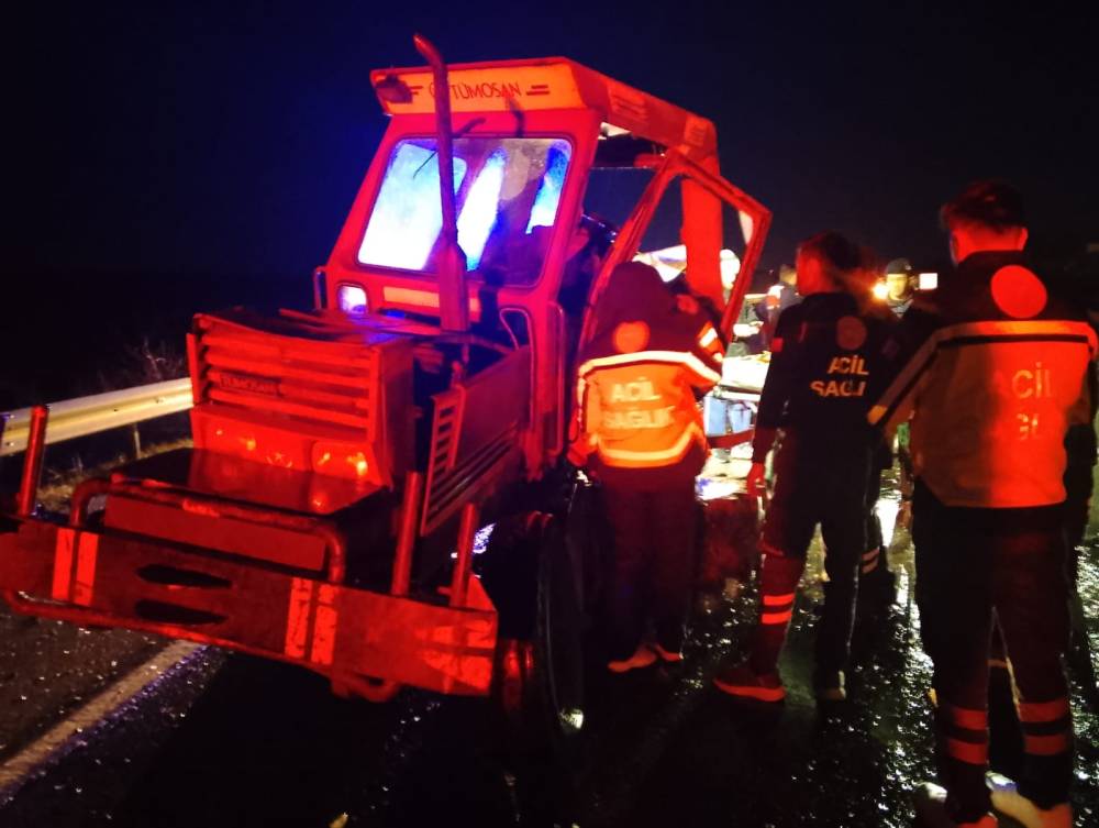 Feci kaza! Traktör sürücüsü yaşam savaşı veriyor