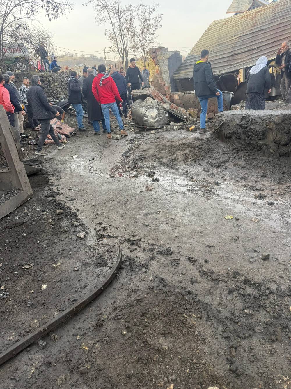 Peynir fabrikası savaş alanına döndü! Çok sayıda yaralı var