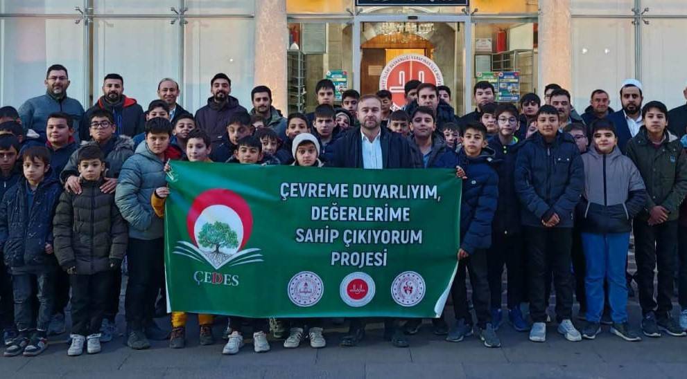 Karapınar'da "değerler" buluşması! Gençler birlikte saf tuttu