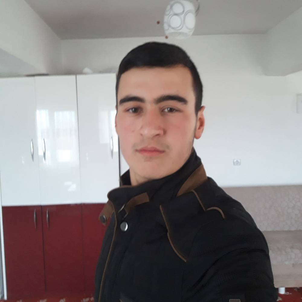 Yem kırma makinesinde çalışma yapan 26 yaşındaki genç şafta takılması sonucu öldü