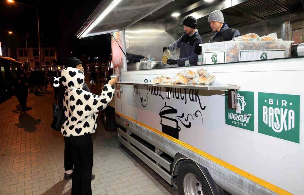 Konya merkezde sabahları içleri ısıtan ikram