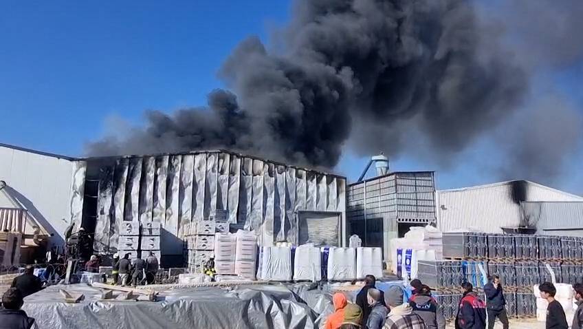 Konya'da sanayi sitesinde yangın! Dumanlar şehri kapladı