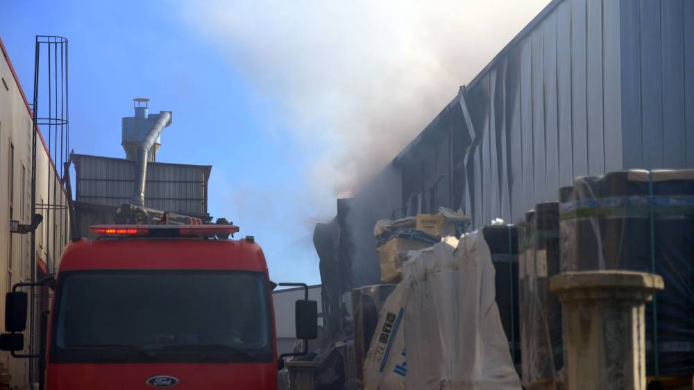 Konya'da sanayi sitesinde yangın! Dumanlar şehri kapladı