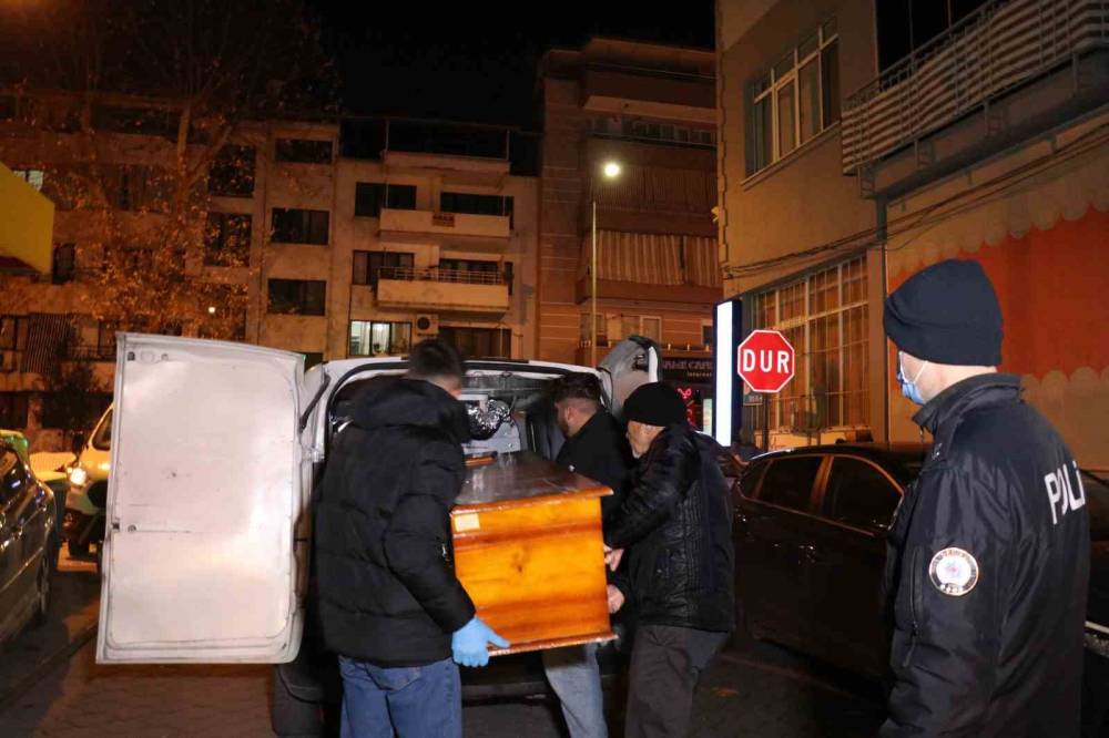 Yalnız yaşayan 93 yaşındaki kadın, yangında hayatını kaybetti