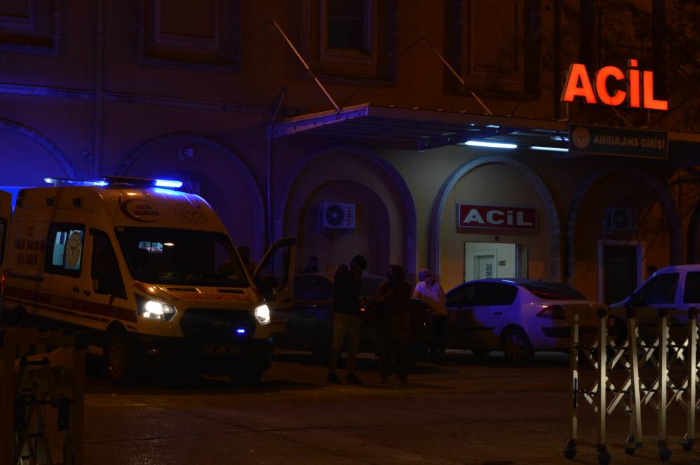 2 kız kardeş evde silahla vurulmuş halde ölü bulundu