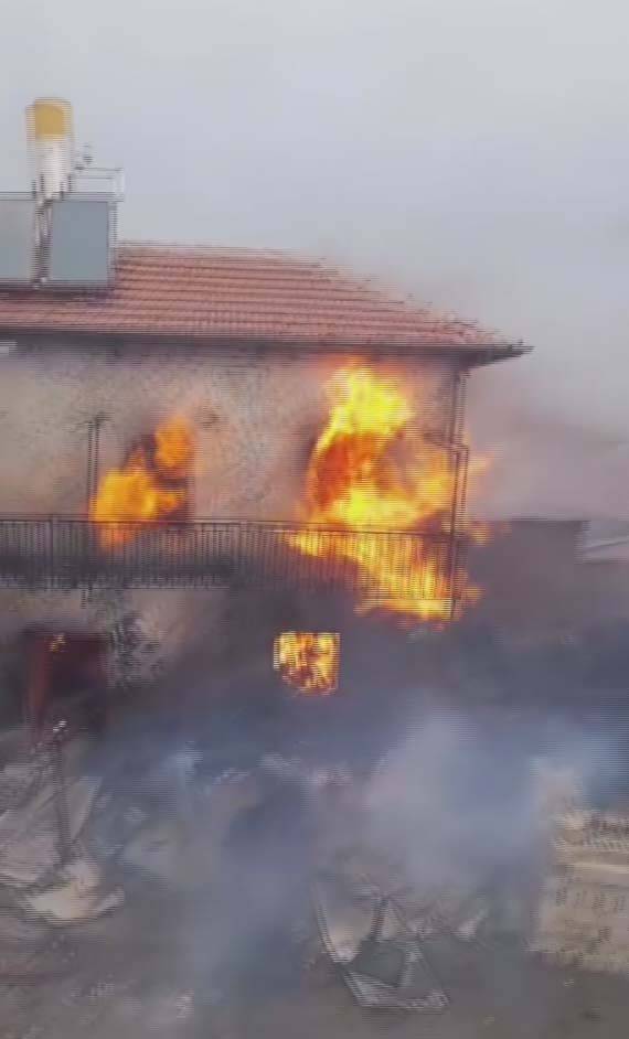 Konya'da fırtına kabusu yangınla bitti