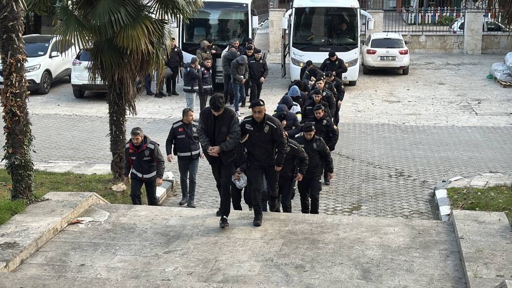 'Çocuk müstehcenliği' operasyonu!