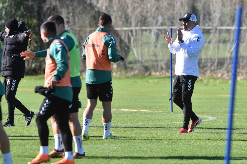 Konyaspor'da Çağdaş Atan rotayı çizdi
