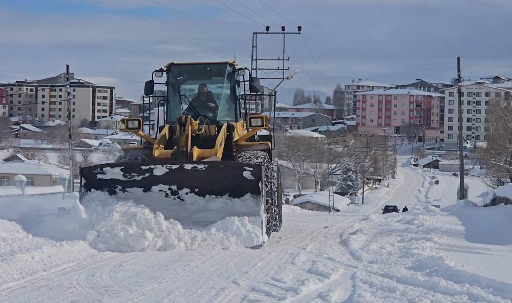 Kar kalınlığı 80 santimetreyi buldu