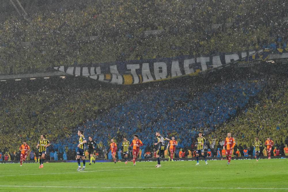 Süper kupa finalinde derbi hüsranı... Galatasaray'ın yenilmezlik serisi finalde bitti