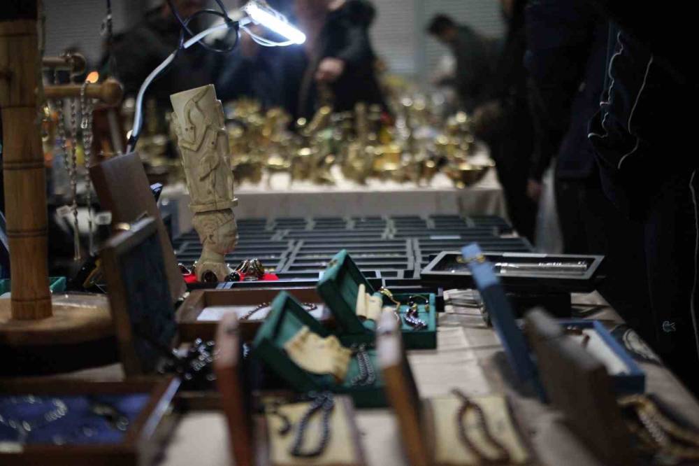 Konya’da geçmişe yolculuk... Antika pazarında tarih ve sanat buluştu