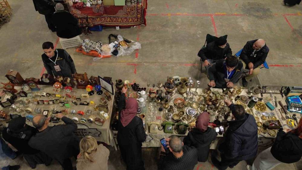 Konya’da geçmişe yolculuk... Antika pazarında tarih ve sanat buluştu