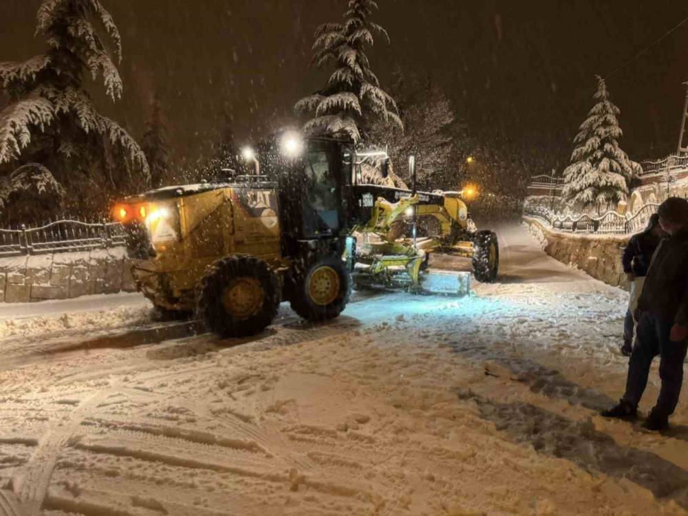 Konya’nın kayak merkezi beyaza boyandı