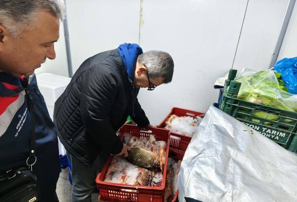 Beyşehir Gölünde kaçak avcılığa geçit yok! Tüm tekneler ve kıyı noktaları denetlendi