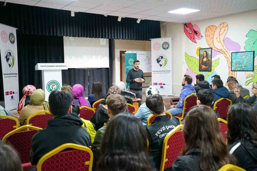 Meram’da sıfır atık seferberliği... Velilere geri dönüşüm eğitimi verildi