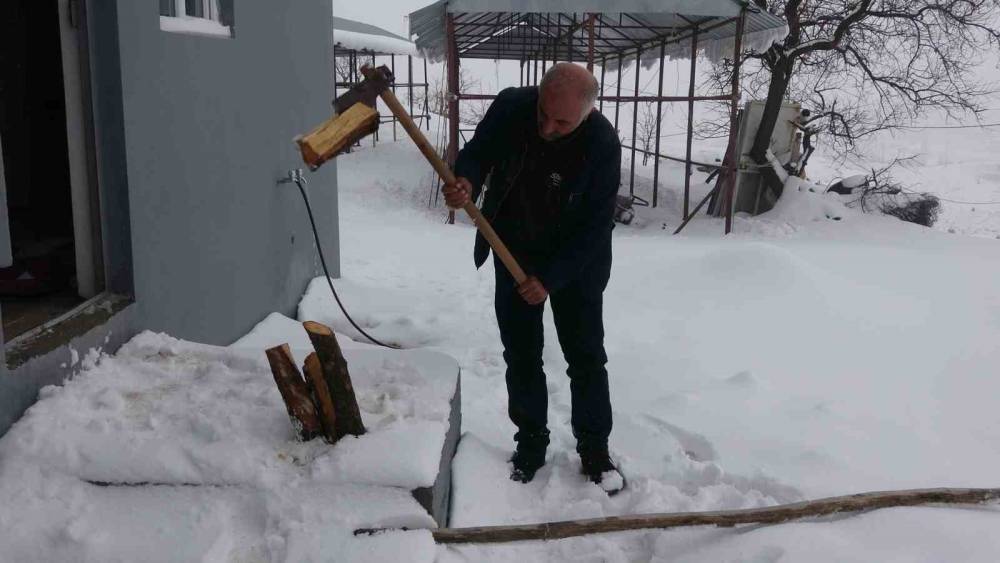 Yazın binlerce kişi, kışın sadece dört nüfus
