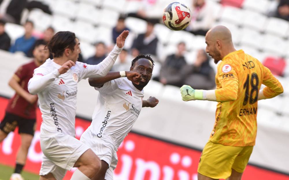 Antalyaspor’da Sami Uğurlu döneminde tatsız başlangıç! Maçta gülen Gençlerbirliği