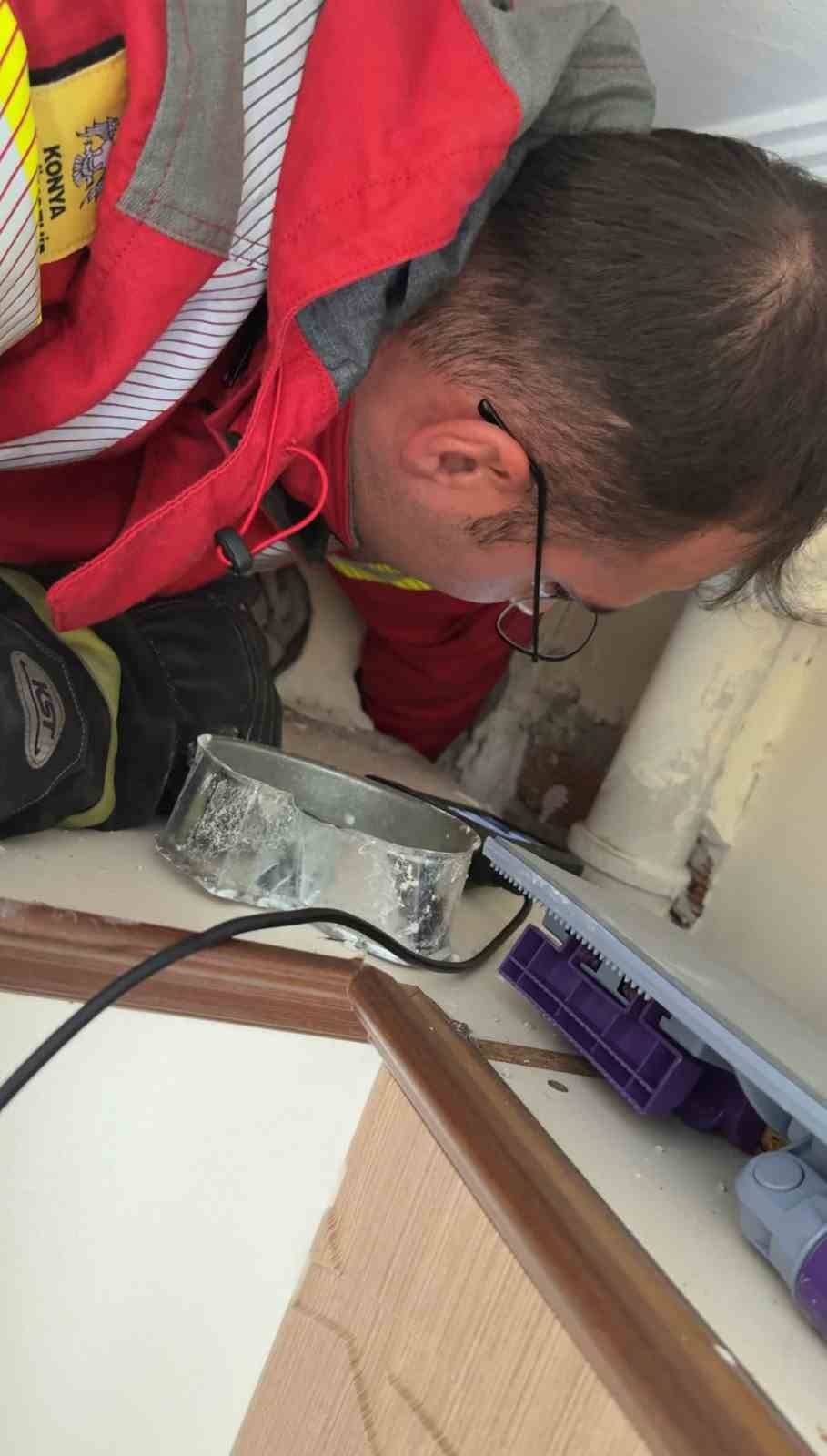 Konya'da bacaya düşen kedi için 6 saatlik seferberlik