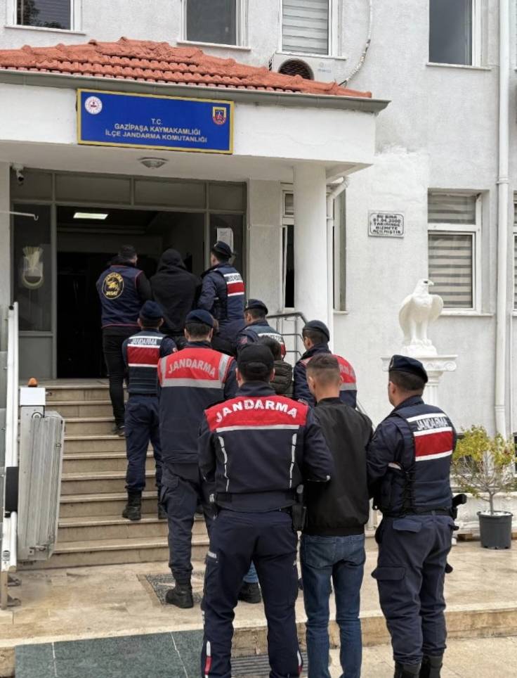 Araç yangınından cinayet çıktı: Önce öldürüp sonra yaktılar