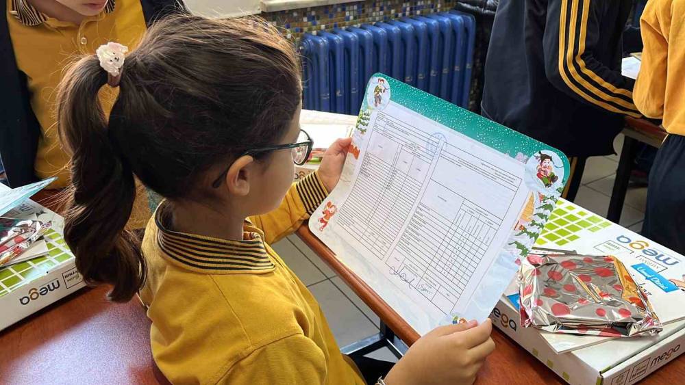 Konya'da 473 bin öğrenci karne aldı, yarıyıl tatili heyecanı başladı