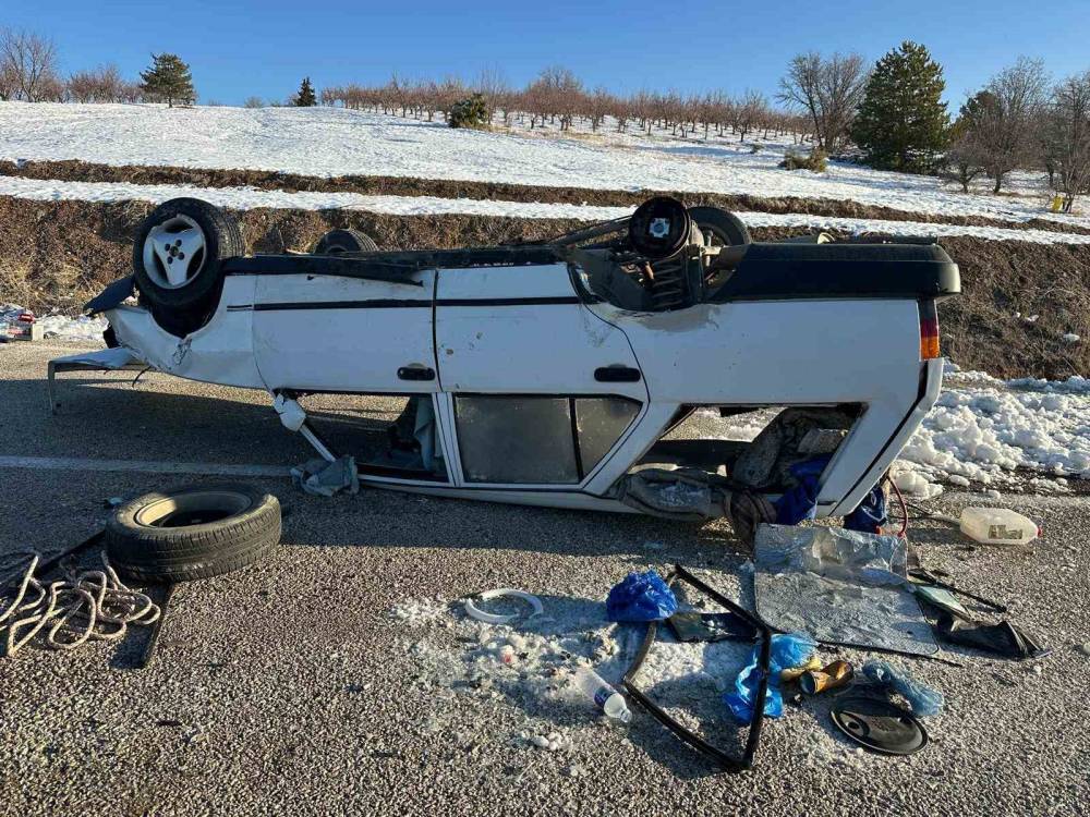 Konya'da takla atan otomobilden burnu bile kanamadan çıktı