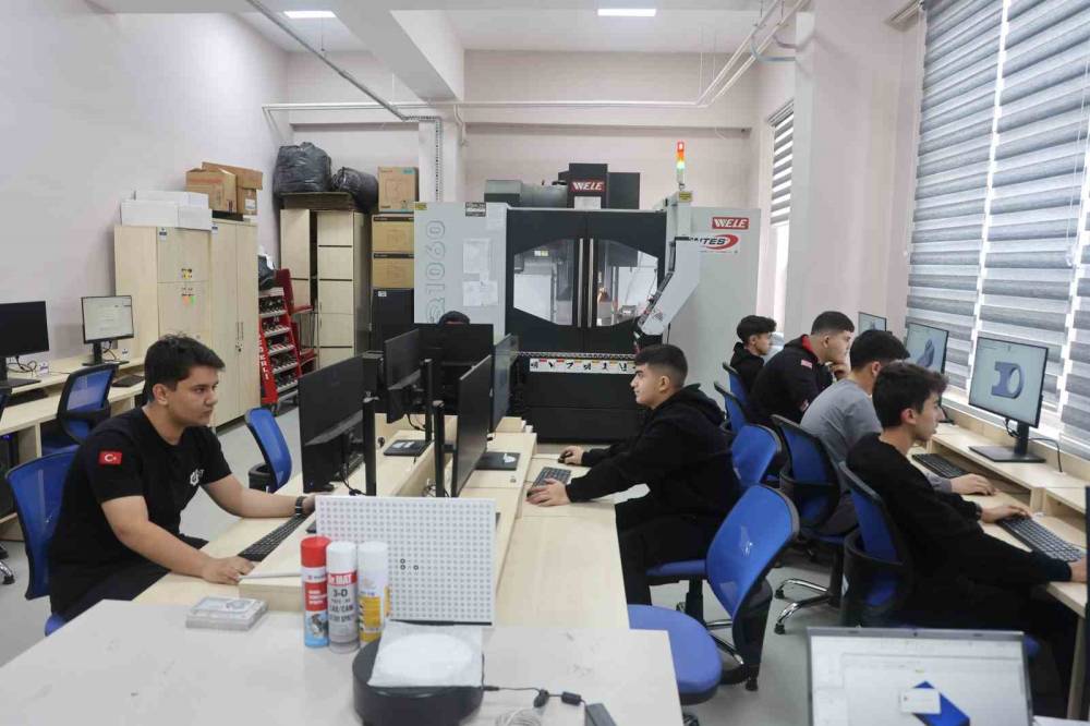 Konya'nın 'fabrika okulu' 12 milyon lira ciroya ulaştı