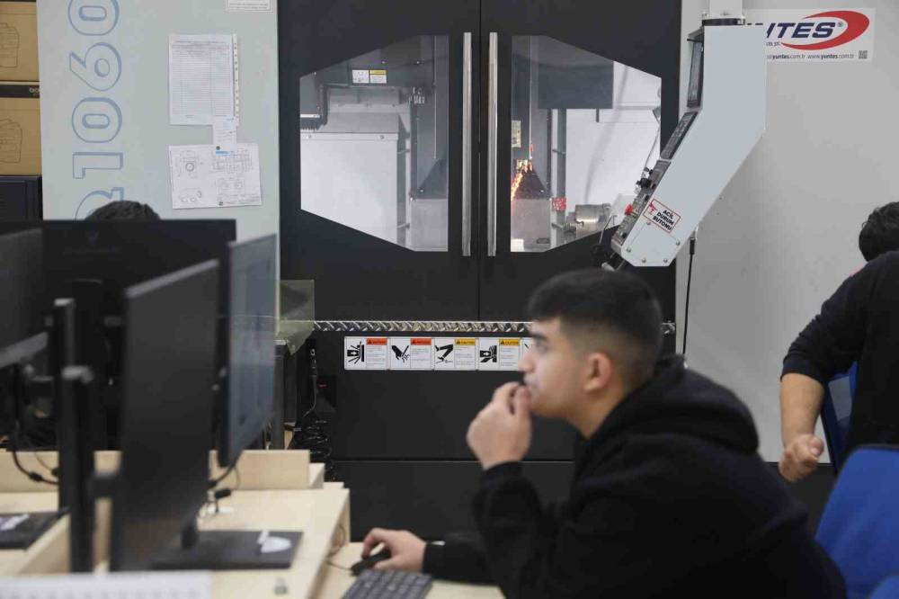 Konya'nın 'fabrika okulu' 12 milyon lira ciroya ulaştı