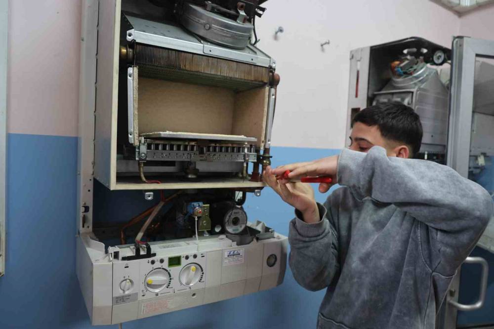 Konya'nın 'fabrika okulu' 12 milyon lira ciroya ulaştı