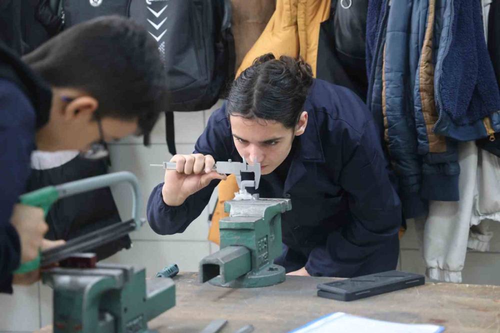 Konya'nın 'fabrika okulu' 12 milyon lira ciroya ulaştı