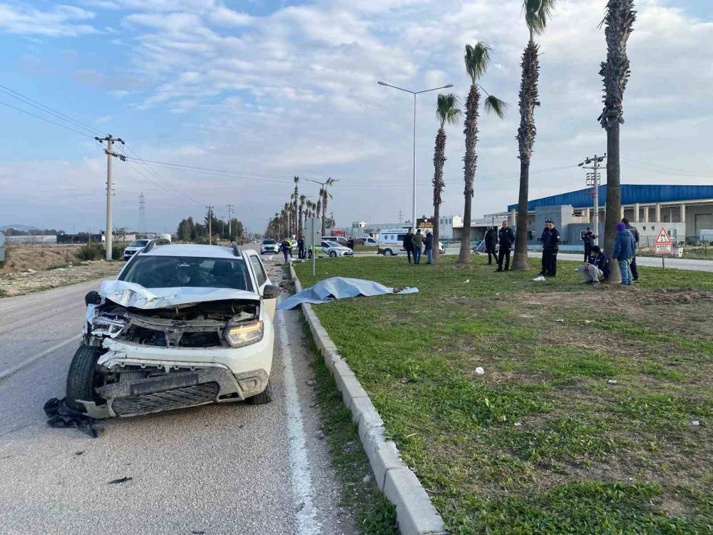 Adana Ceyhan'da otomobil ile motosiklet çarpıştı: 1 ölü