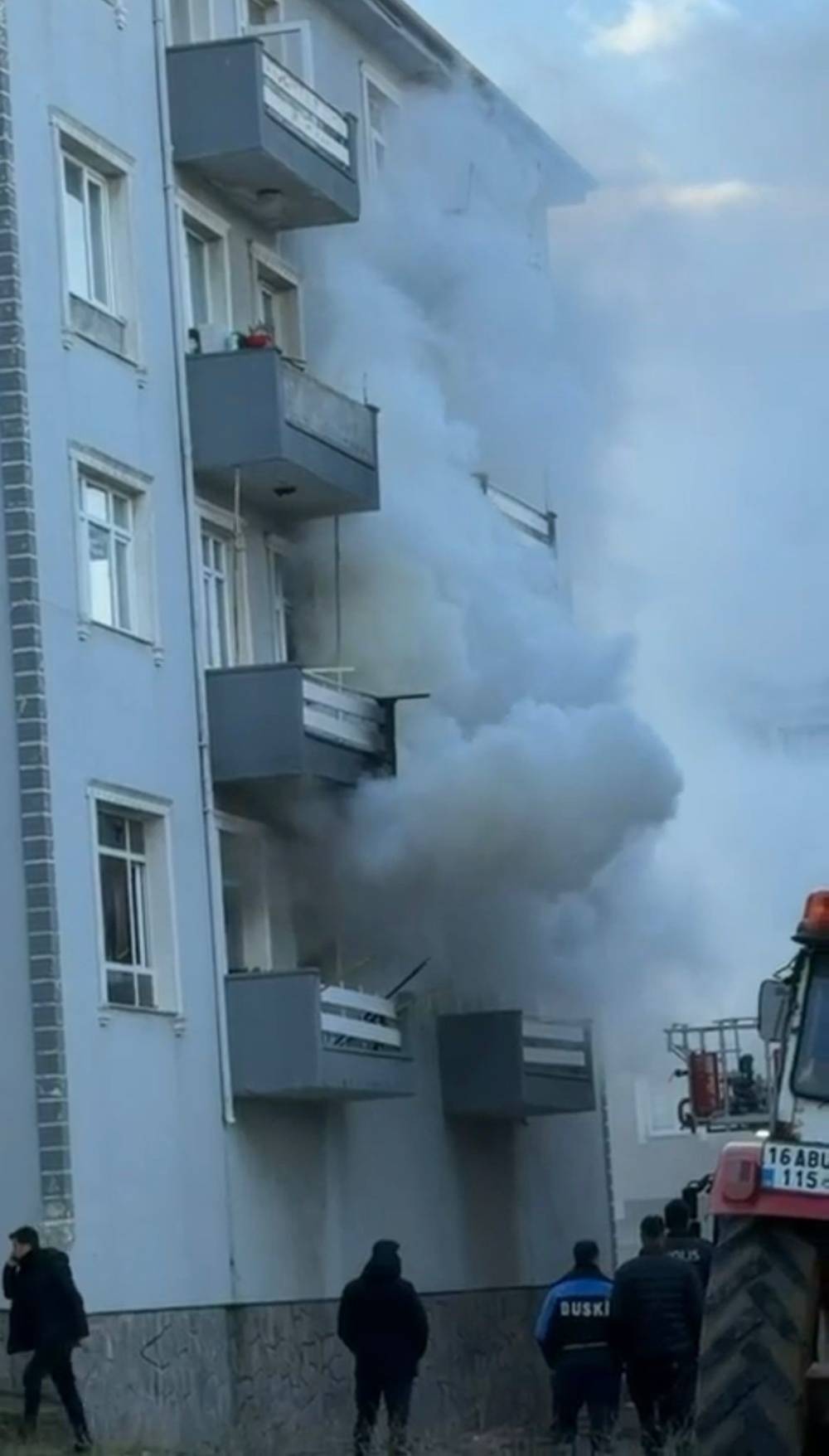 Bursa Karacabey'de kahreden yangın... Yatalak hasta kedisiyle birlikte can verdi