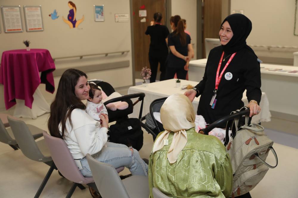 Türkiye'de bir ilk! Doğum Dostu Ebe Destek Merkezi hizmete açıldı